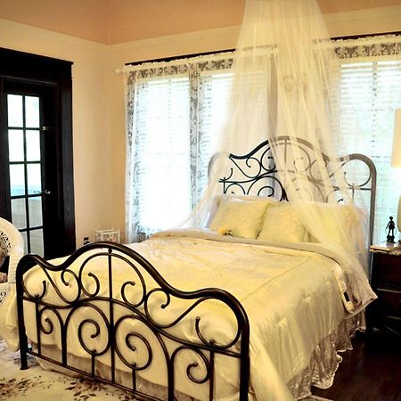 Texas Forest Country Retreat Huntington Экстерьер фото