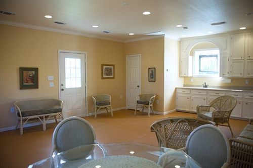 Texas Forest Country Retreat Huntington Экстерьер фото