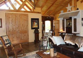 Texas Forest Country Retreat Huntington Экстерьер фото