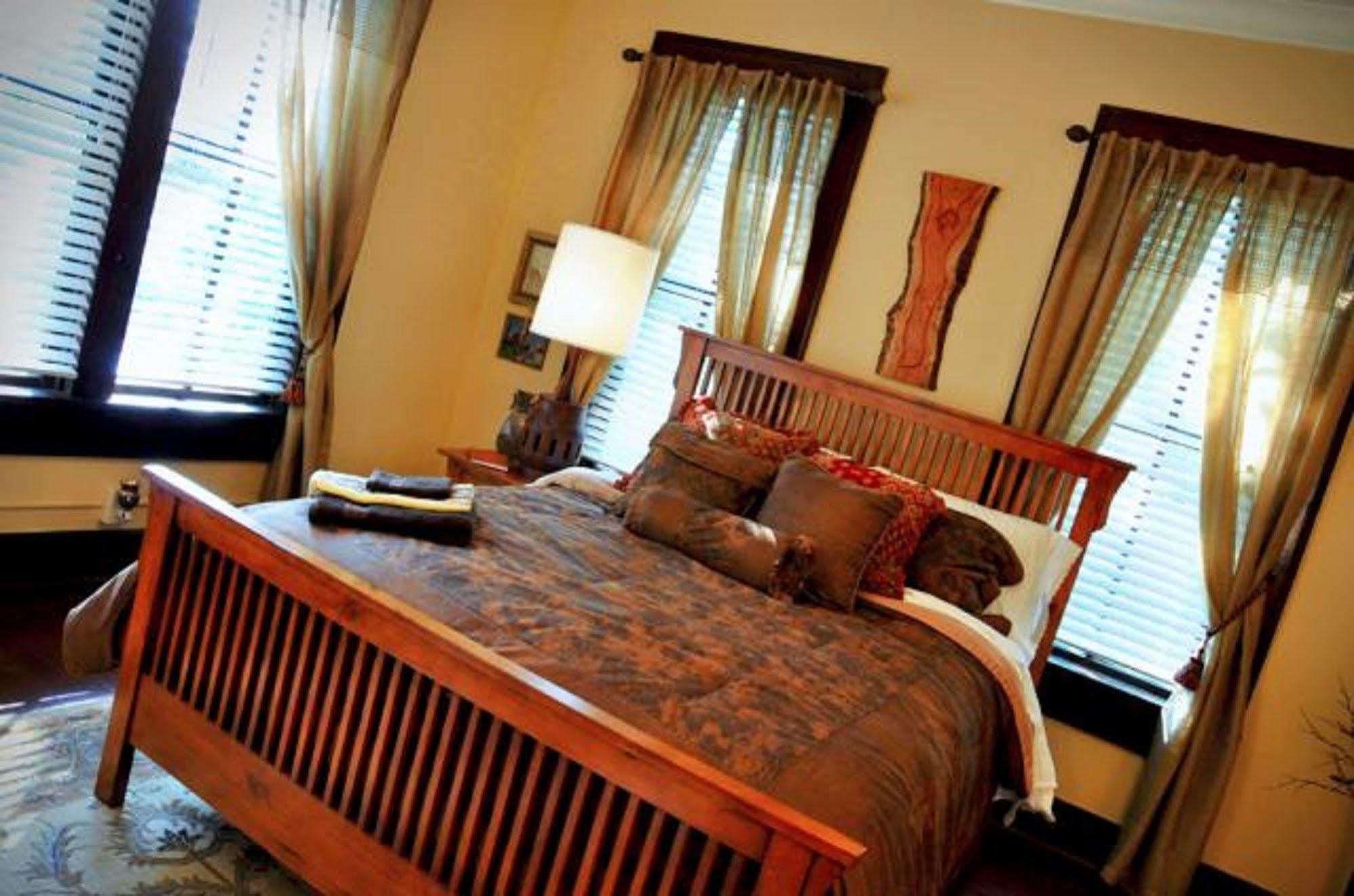 Texas Forest Country Retreat Huntington Экстерьер фото